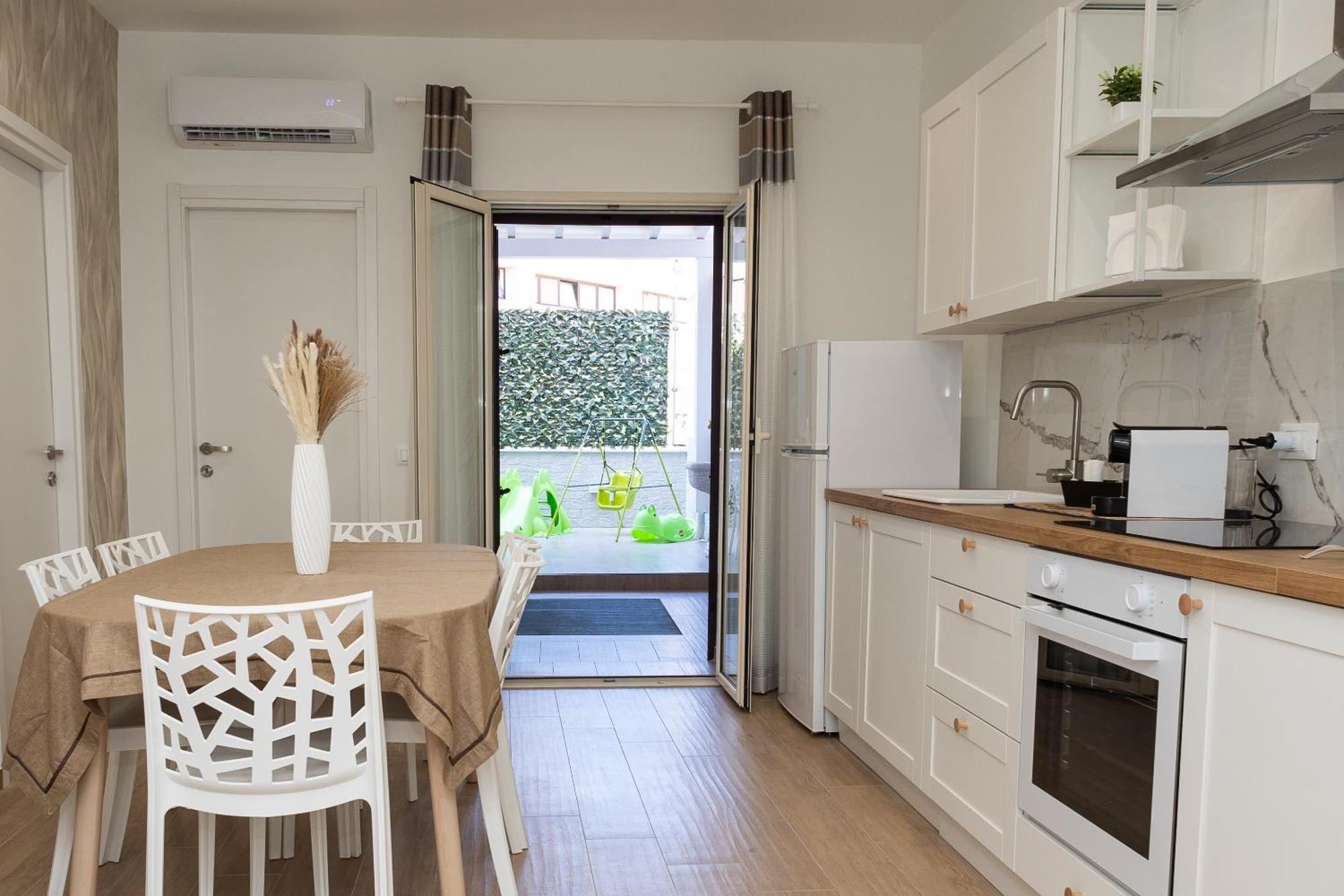 Ludo Holiday House - Charming Con Patio A Due Passi Dalla Cattedrale باليرمو المظهر الخارجي الصورة